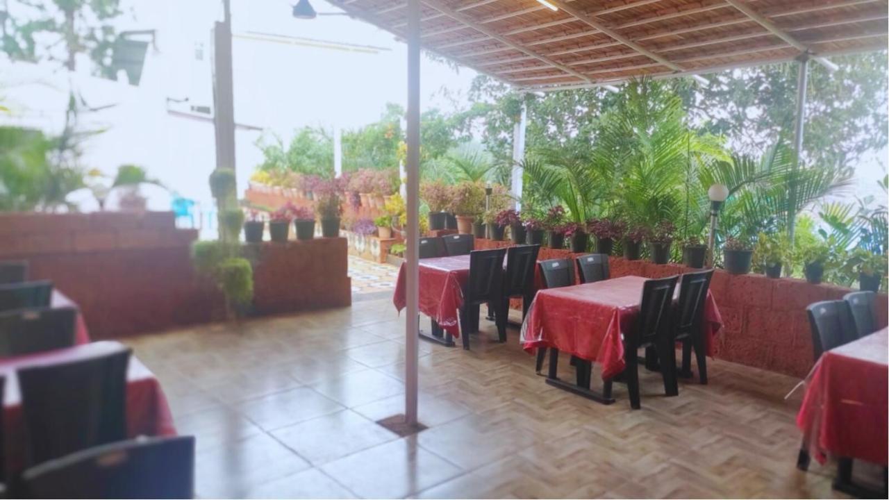 D's Den Hotel Panchgani Buitenkant foto