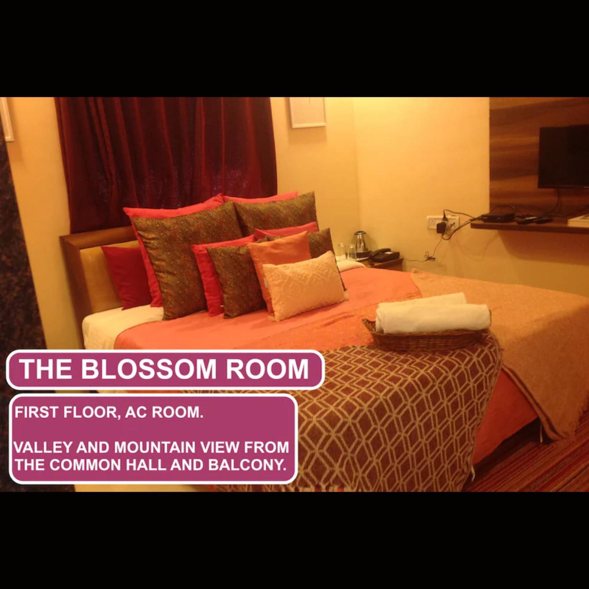 D's Den Hotel Panchgani Buitenkant foto