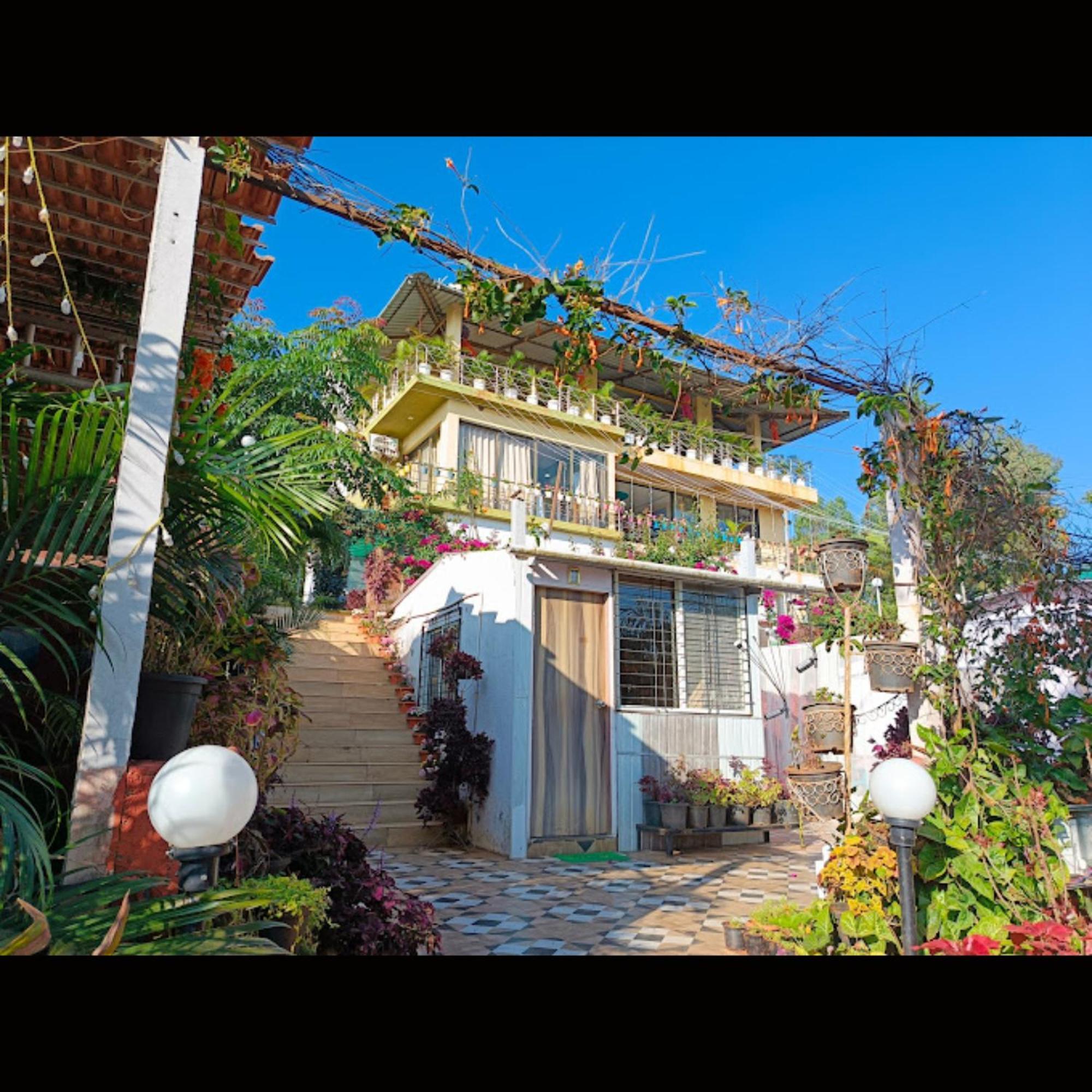 D's Den Hotel Panchgani Buitenkant foto